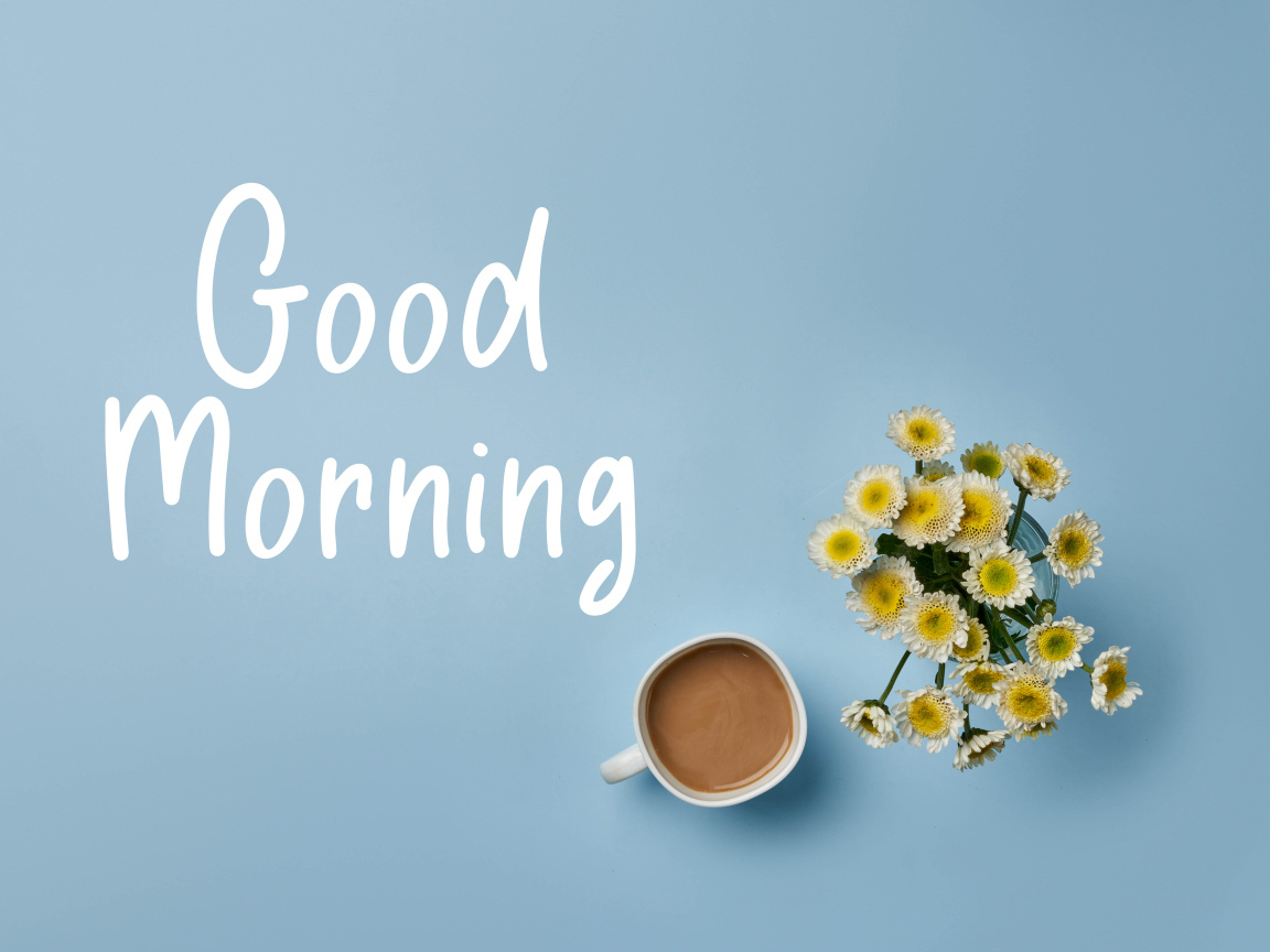 Букет цветов и кофе с пожеланием доброго утра на сером фоне