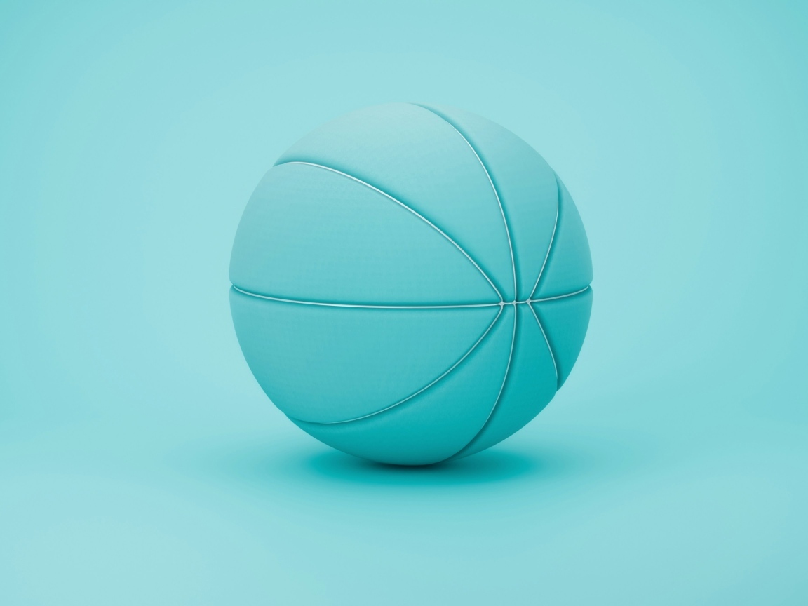 Спортивный мяч на голубом фоне