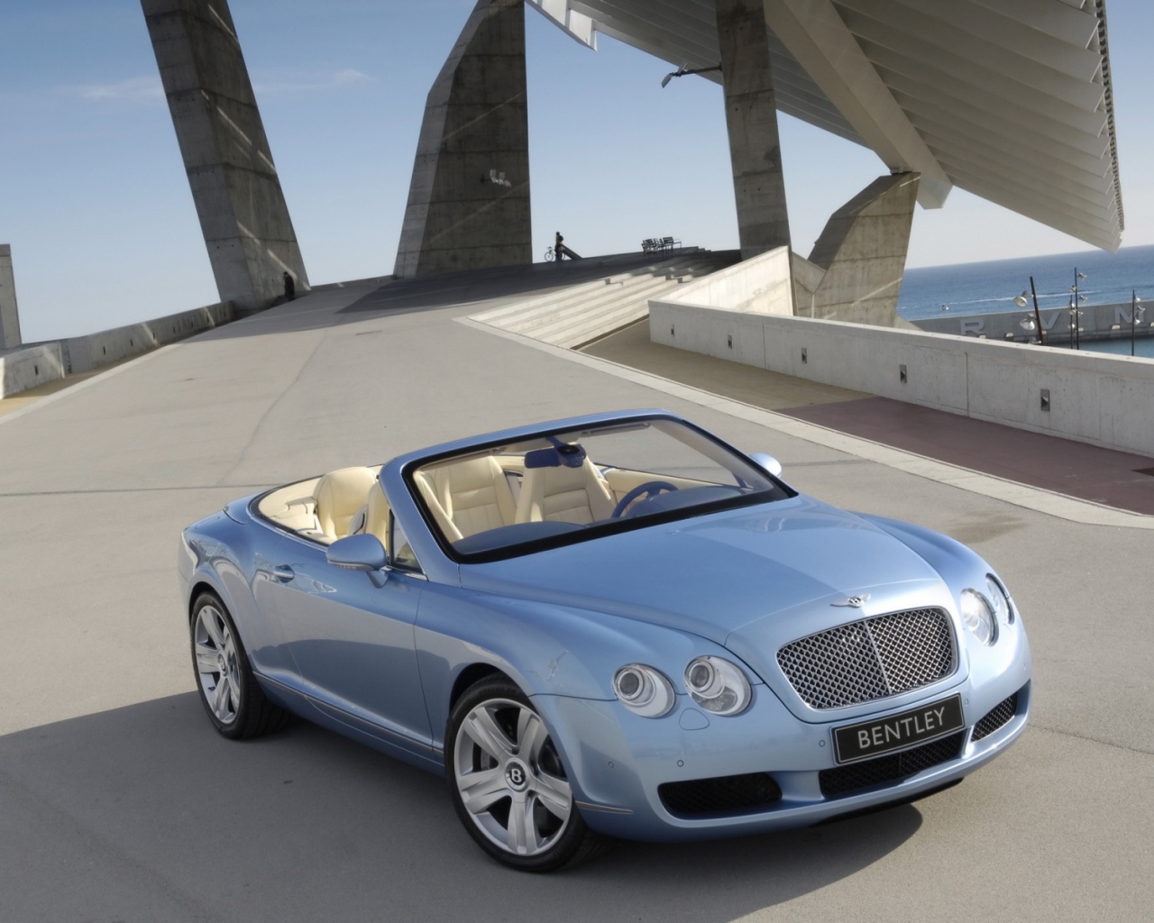 Кабриолет Bentley Continental