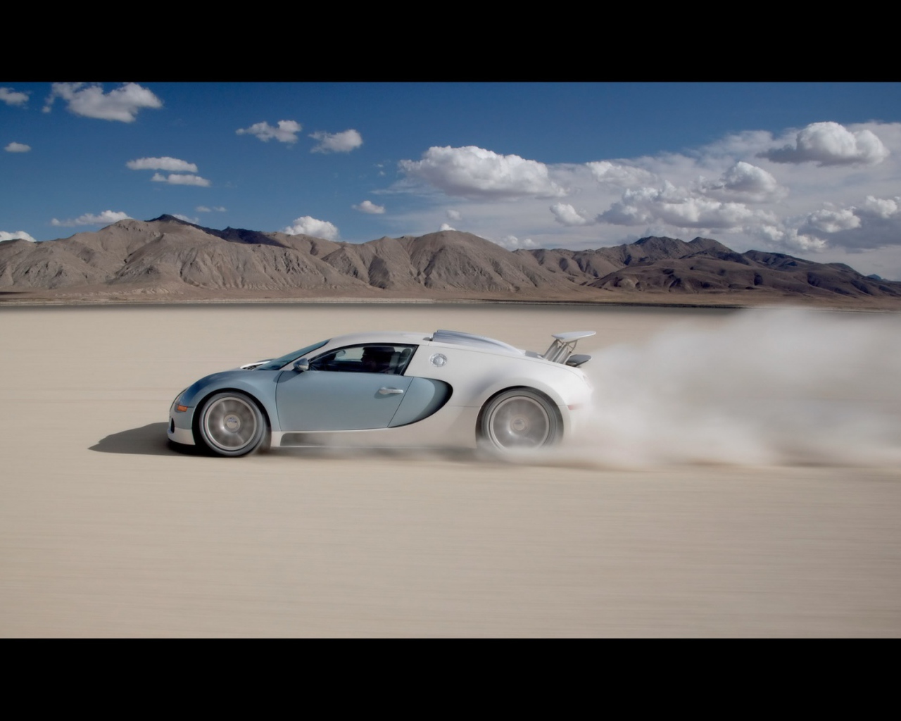 Гонки в пустыне на Bugatti Veyron