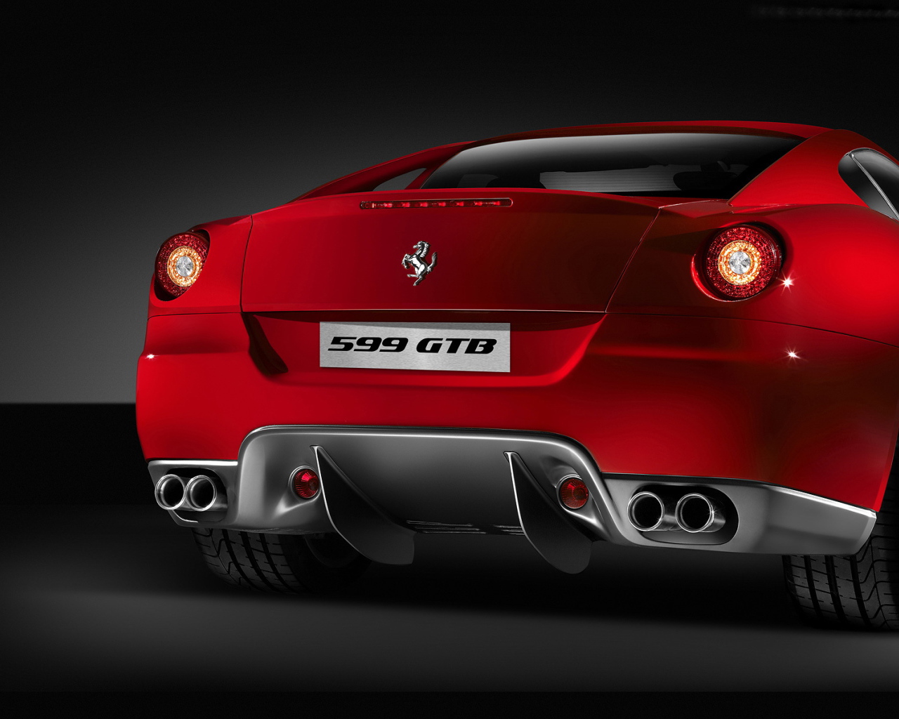 Задний вид Ferrari GTB 599