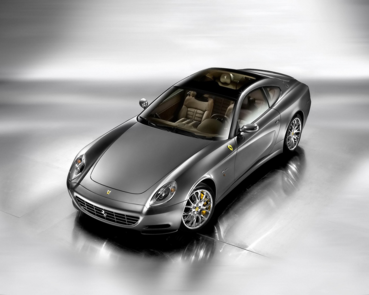 Ferrari 612 Серый