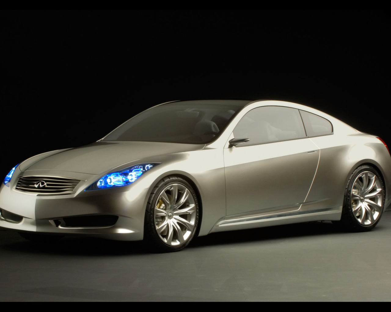 Infiniti купе 2006 года