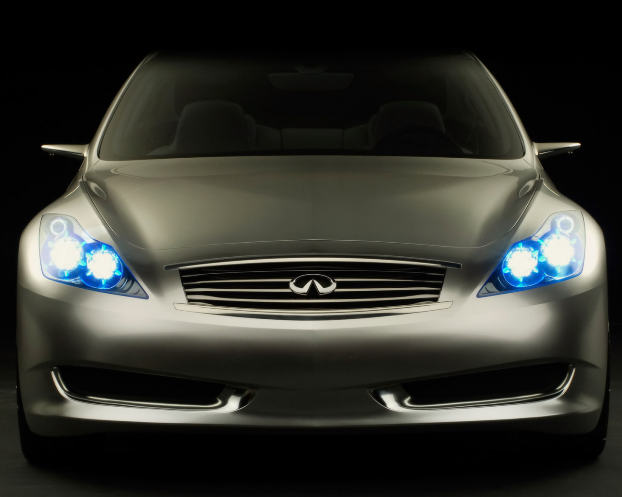 Авто Infiniti Coupe