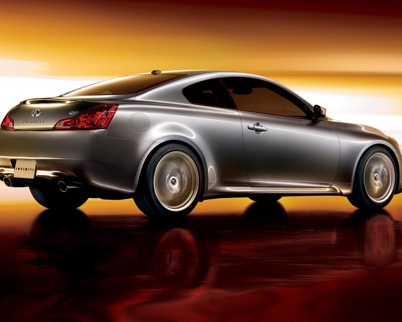 Респектный автомобиль Infiniti G37