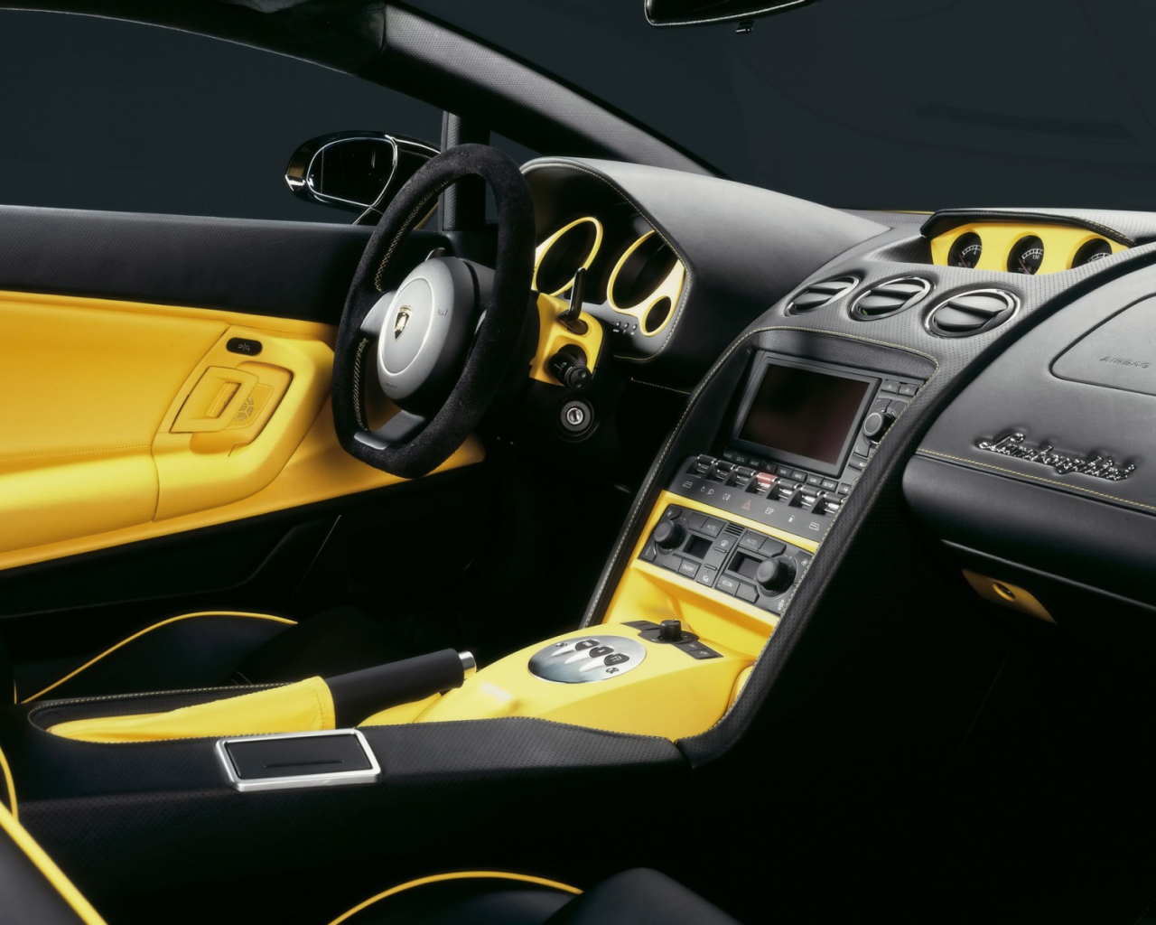 Салон автомобиля Lamborghini