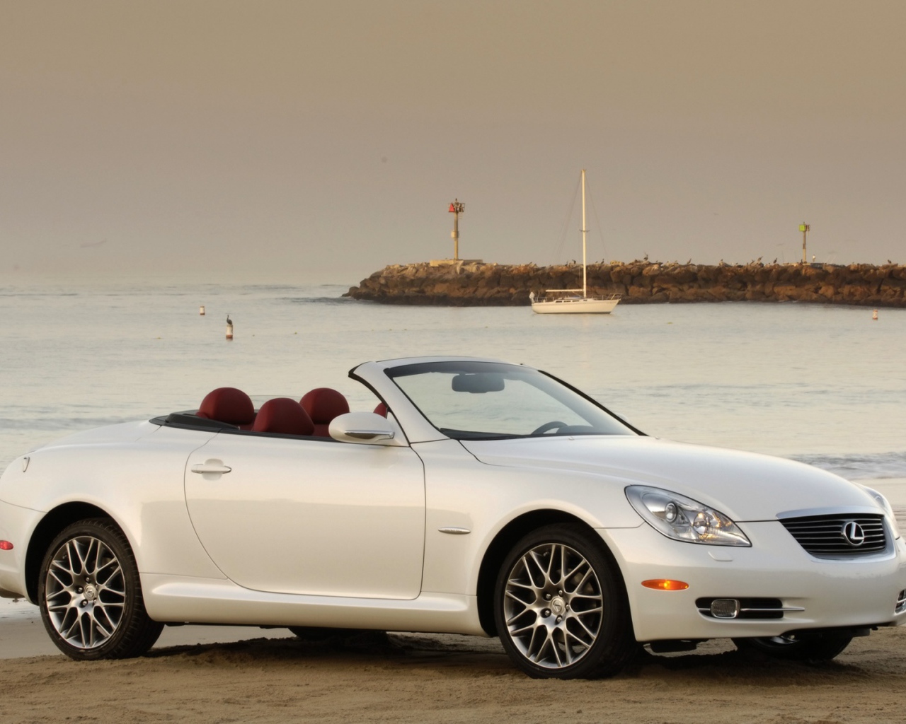 Белый Лексус 2007 года