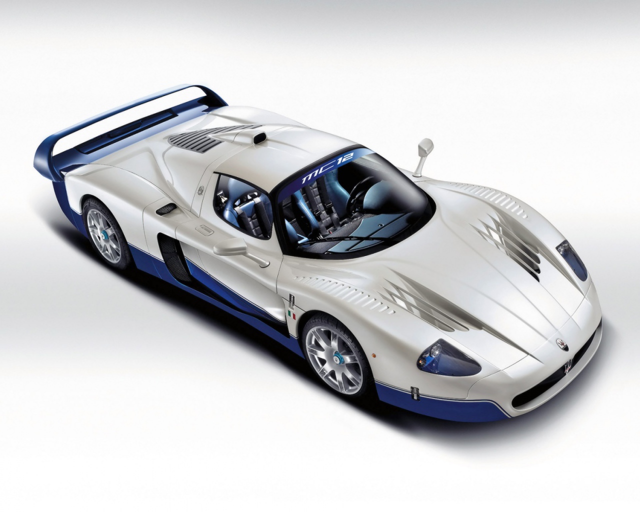 Супер кар Maserati