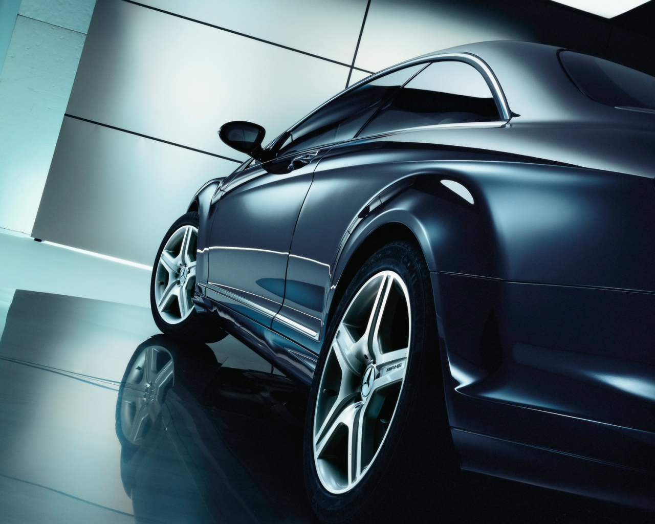 Автомобиль с женским именем Mercedes