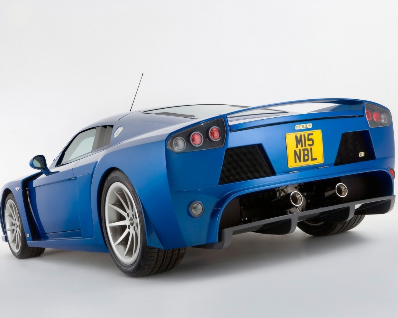 Спорткар Noble M15