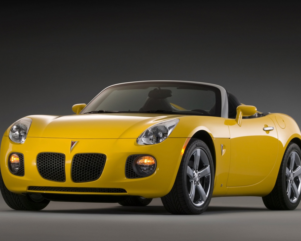 Желтый Понтиак