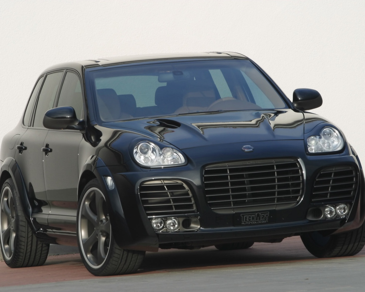 Огромный Porsche