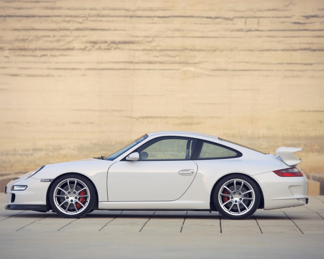 Белый Porsche 911 GT3