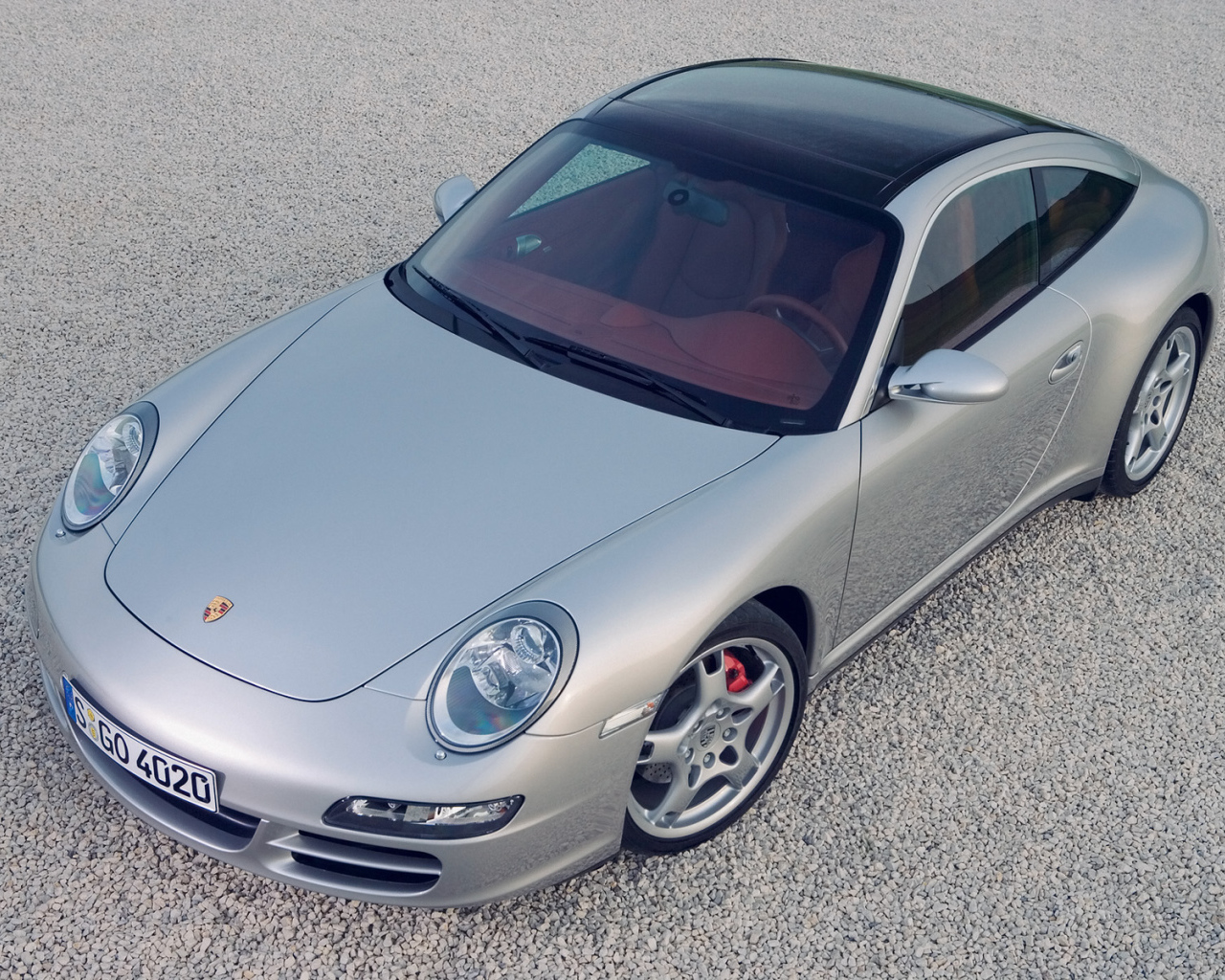 Серый Porsche 911