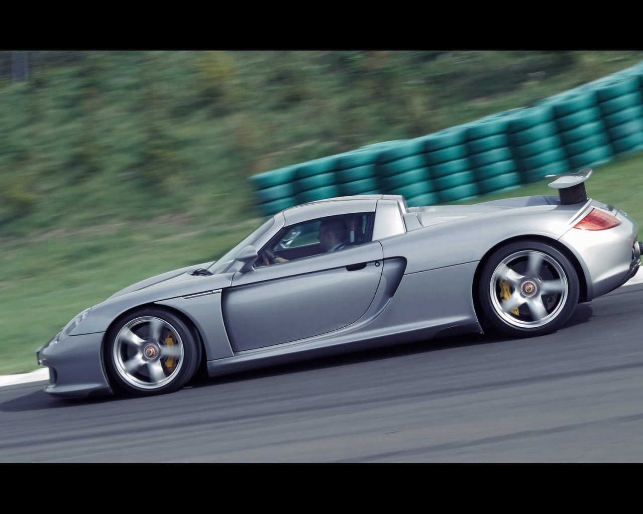 Спортивный Porsche Carrera GT