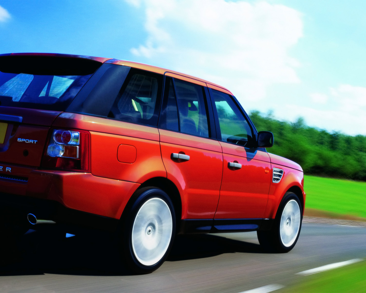 Автомобиль Range Rover