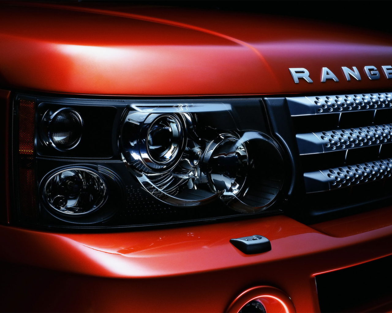 Range Rover sport вид спереди