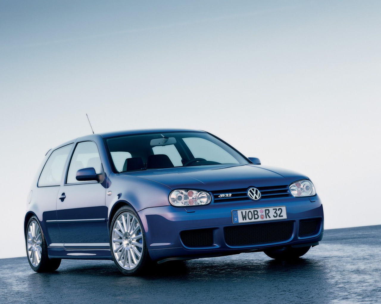 Volkswagen Golf R32