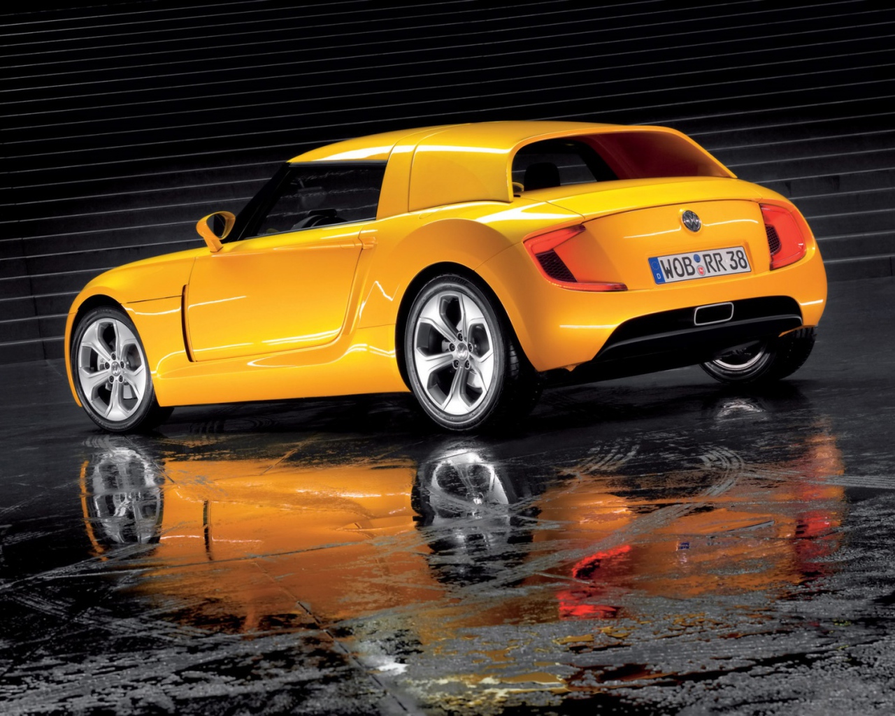 Volkswagen желтый