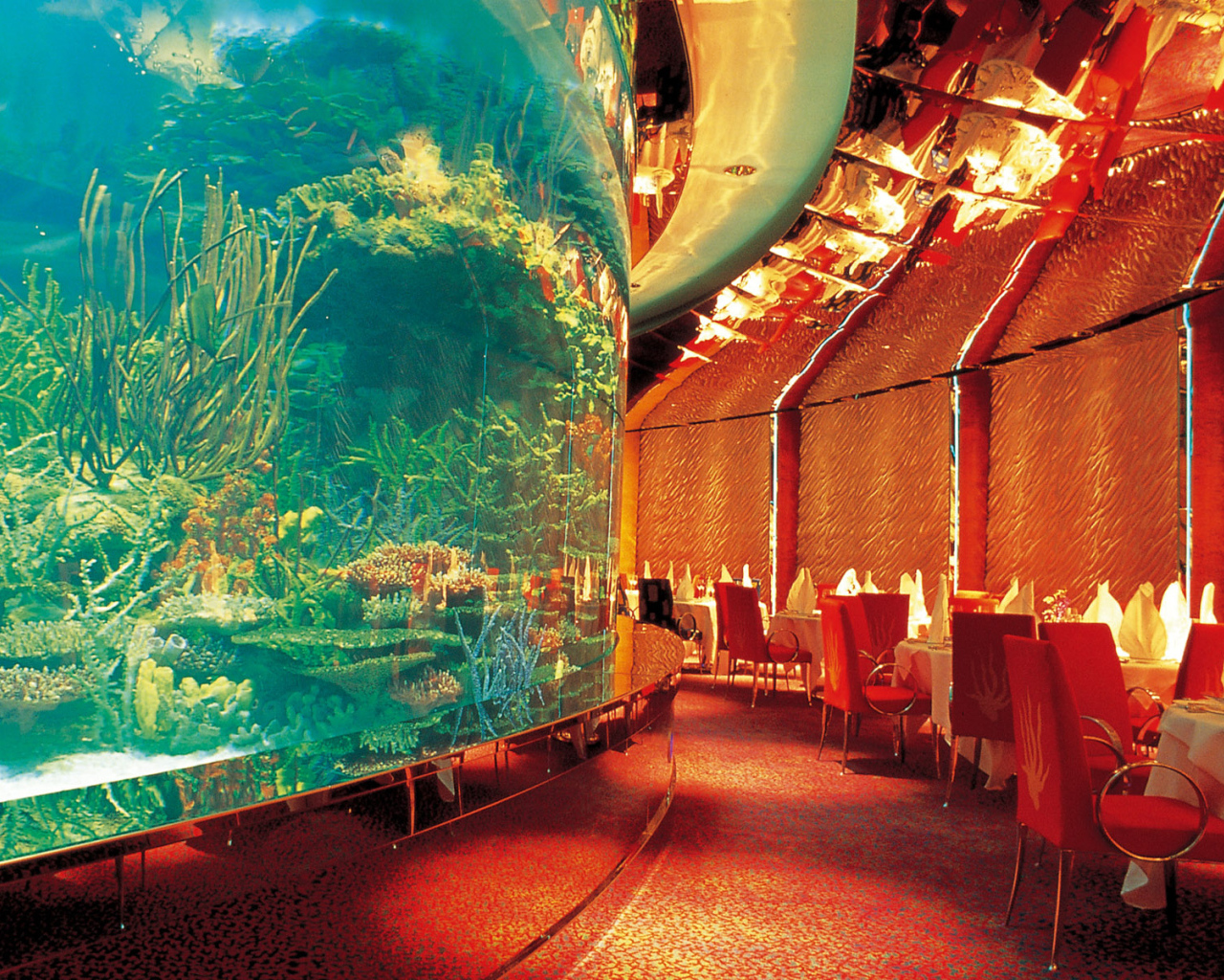 Аквариум в ресторане