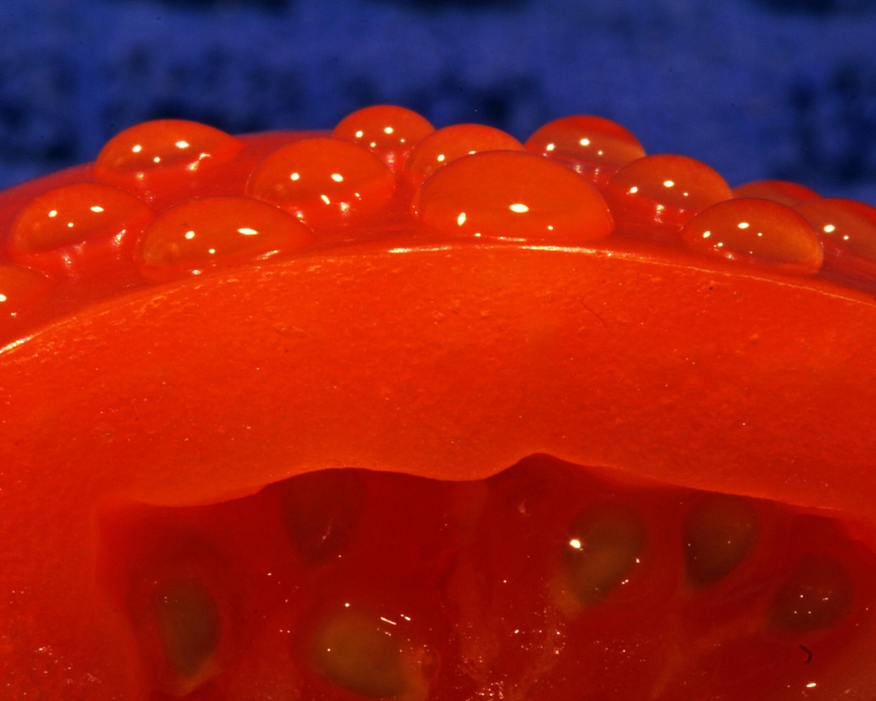 Красный помидор