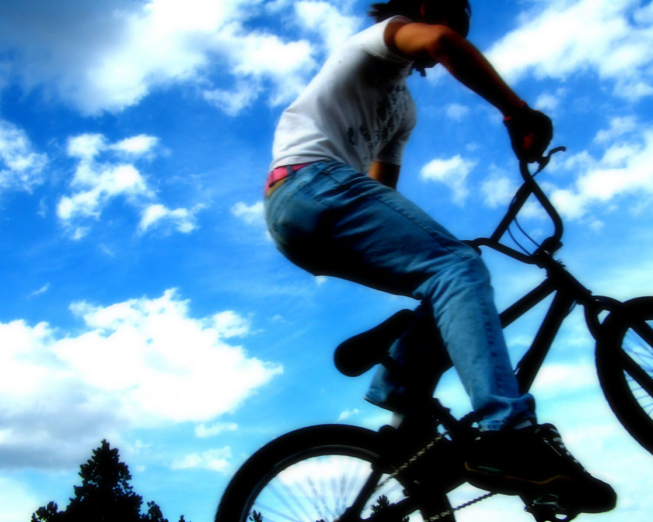Скачок с велосипедом
