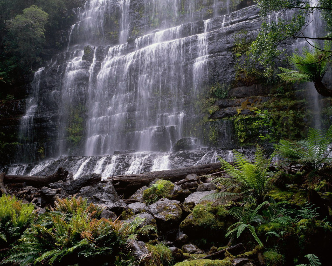 Водопад Рассел Фолс