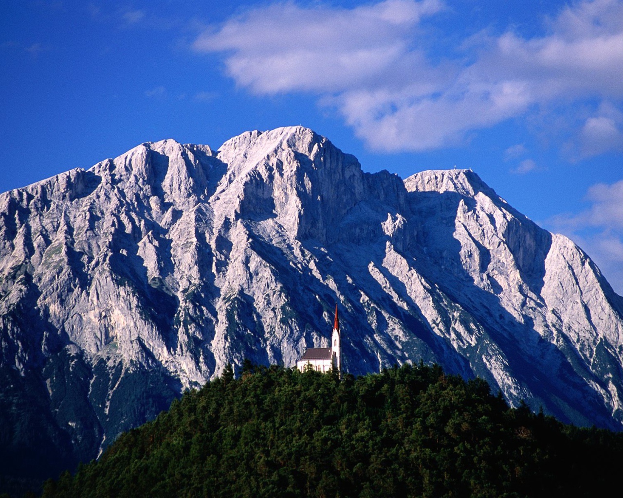 Церковь и гора Griesspitzen, Тироль