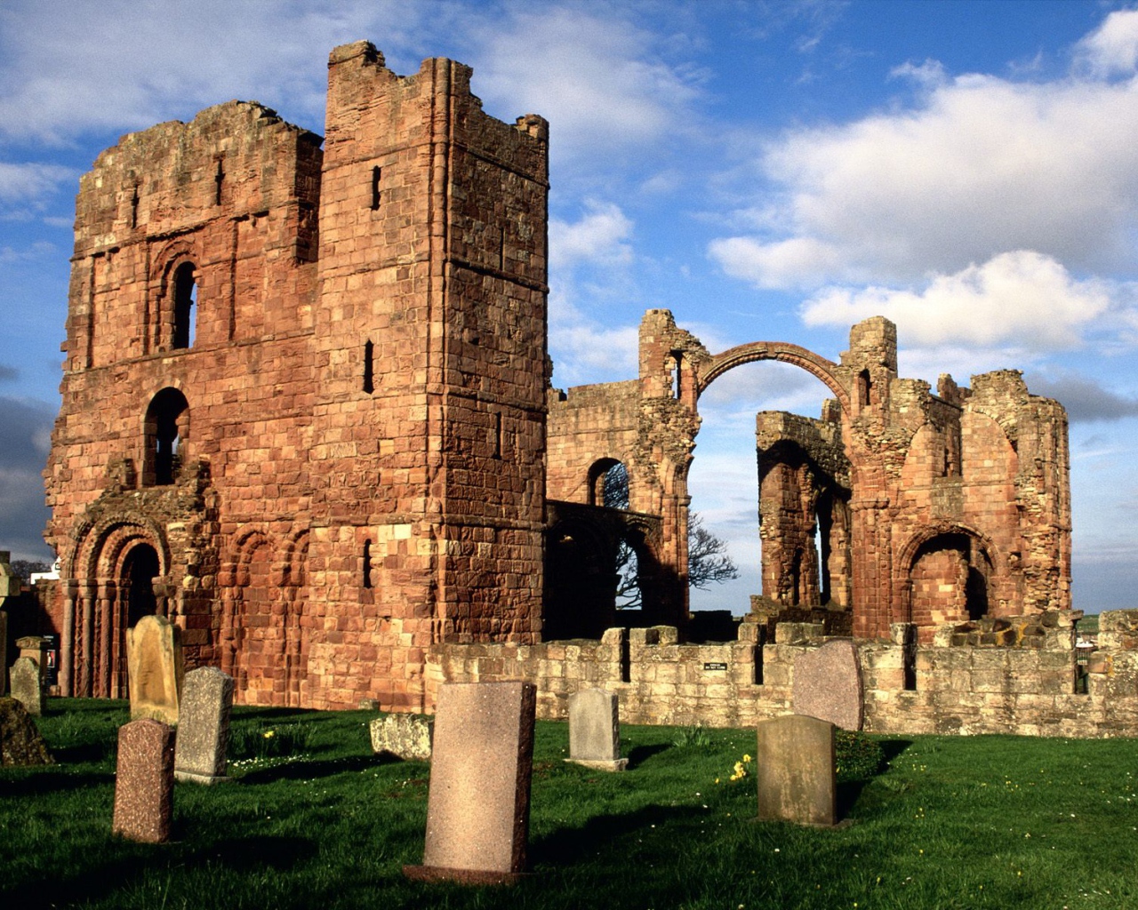 Монастырь Lindisfarne