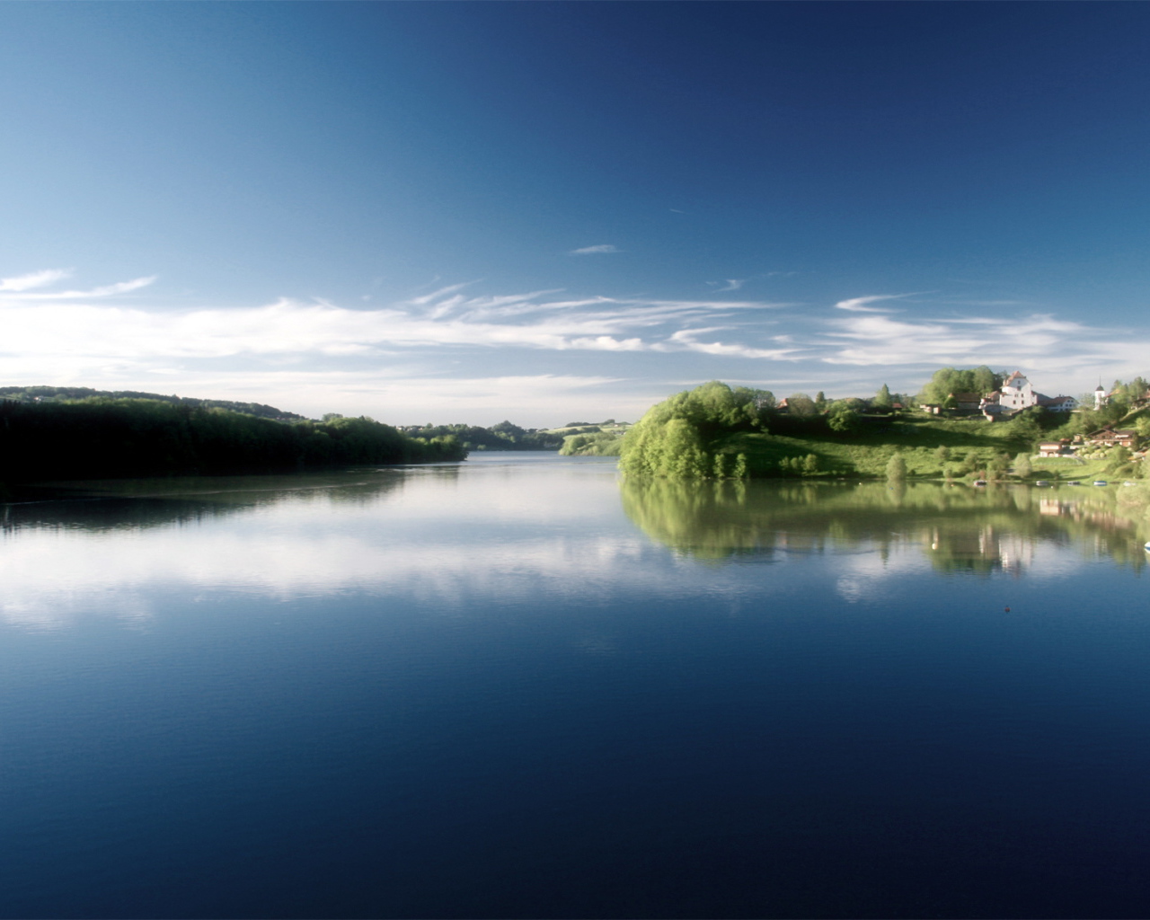 Озеро Gruyere, Швейцарии
