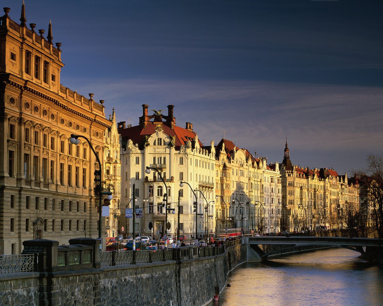 Река в Праге