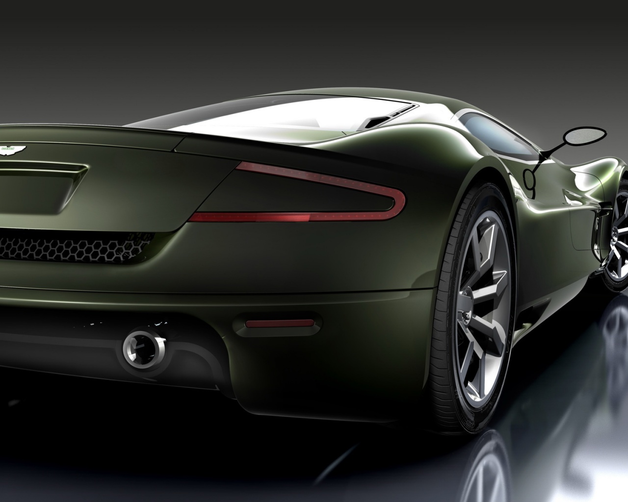 Астон Мартин