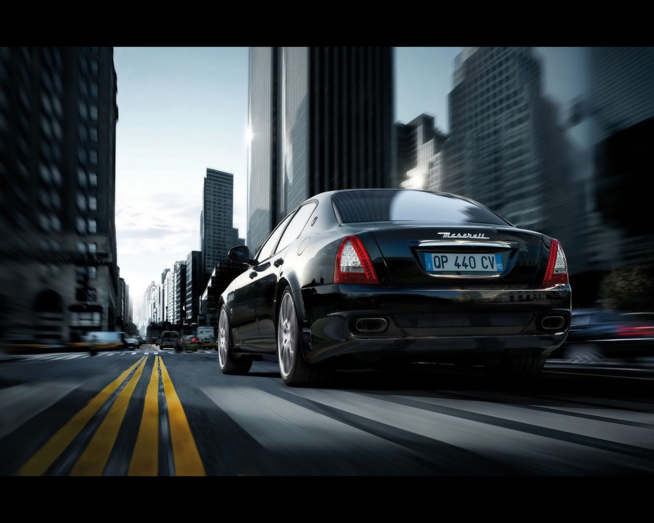 Черный Maserati