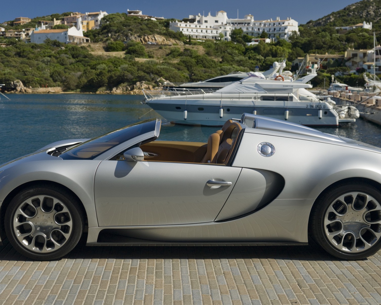 Дорогая игрушка Bugatti