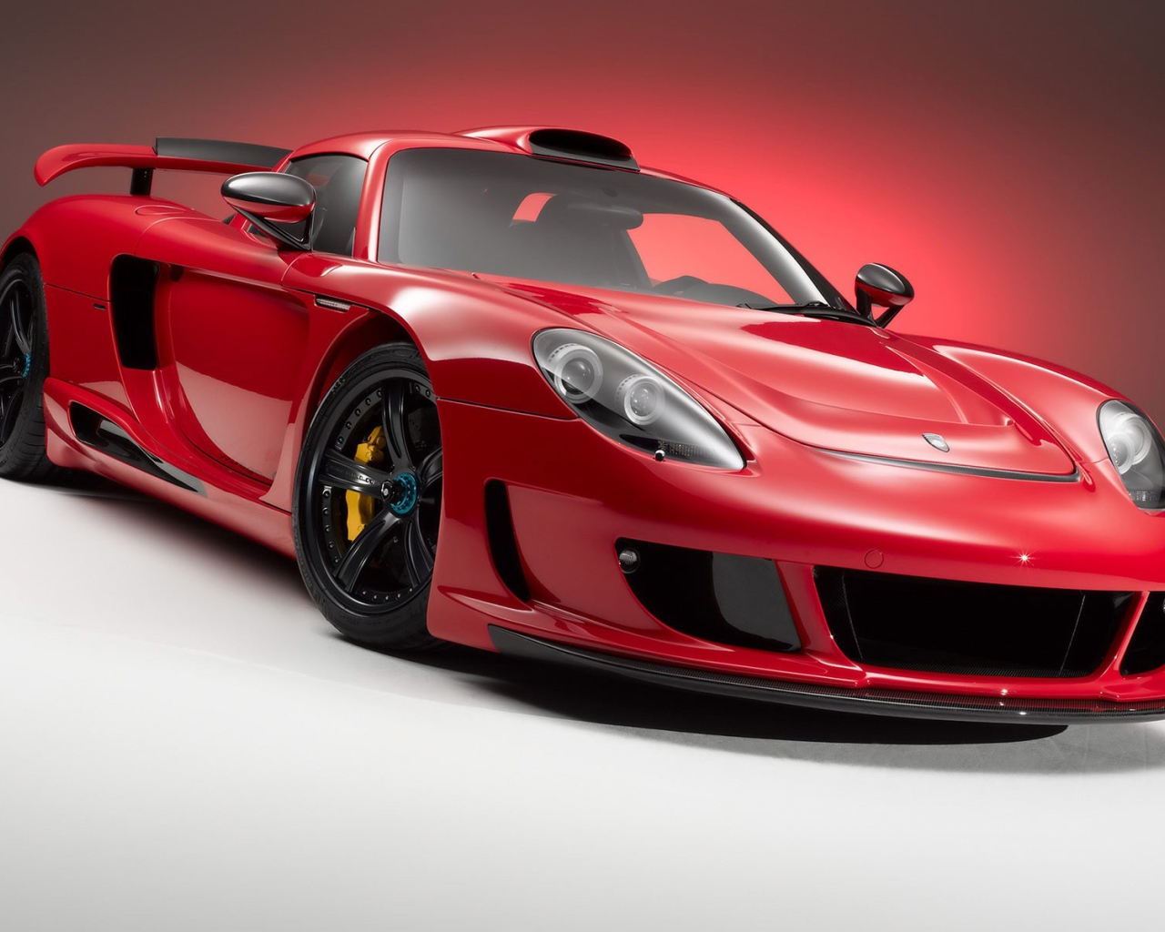 Красный Феррари