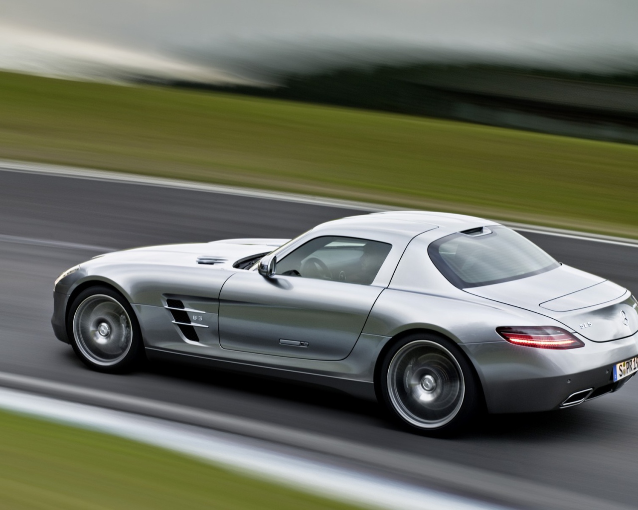 Спортивный Mercedes 6.3