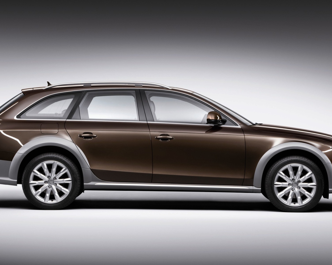 Коричневый авто