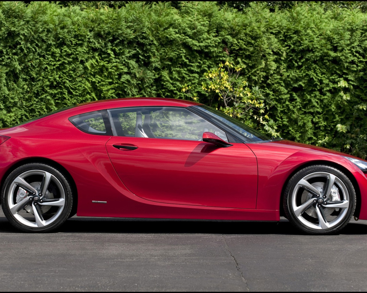 Красный авто