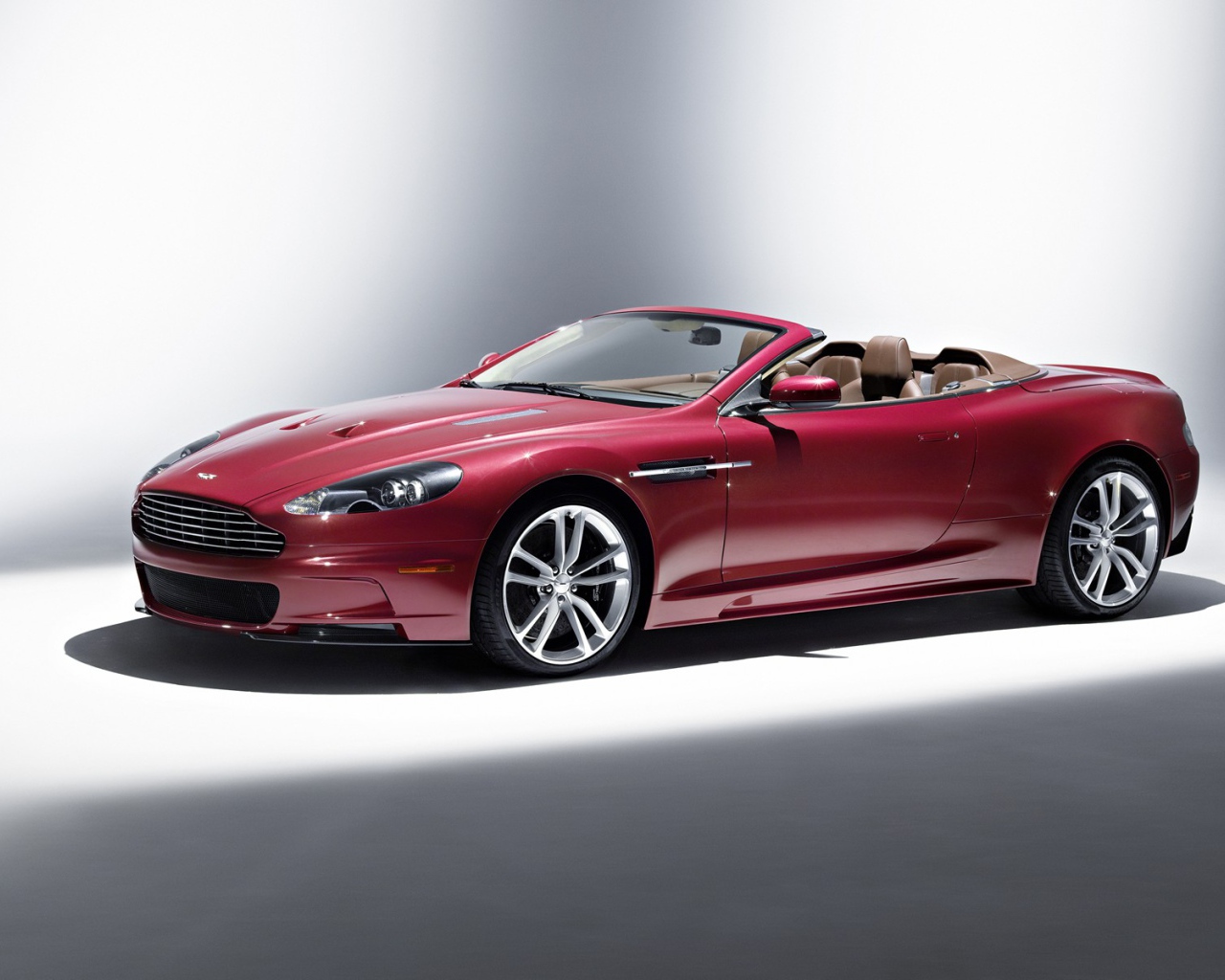 Красный кабриолет