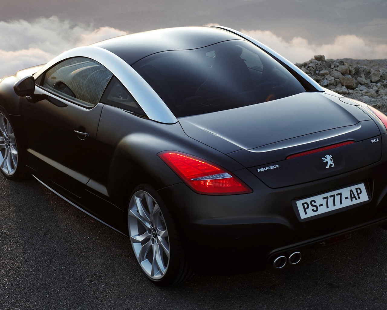 Черный Peugeot