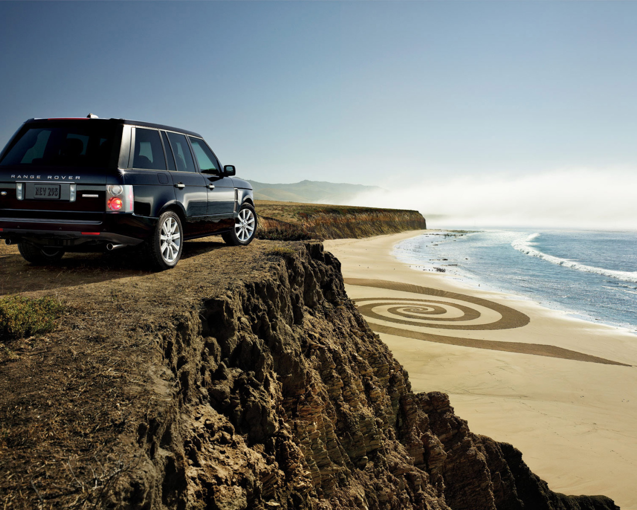 Автомобиль Range Rover