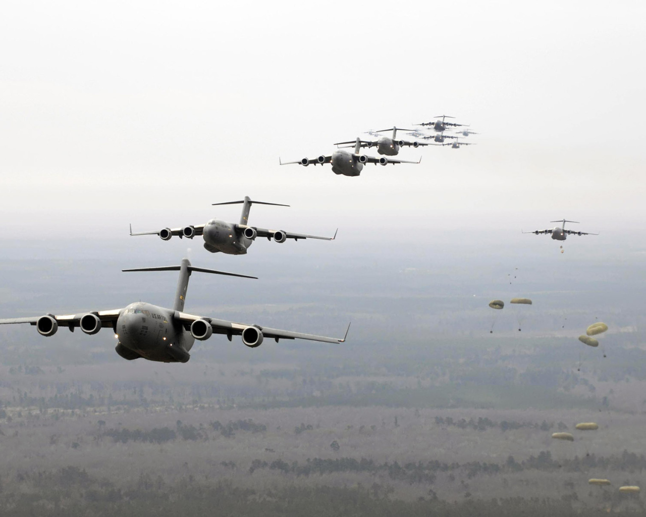 Военная авиация / Выброс десантников