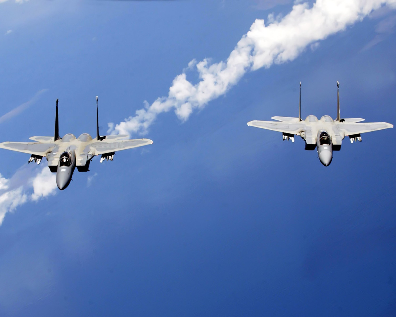 Военная авиация / истребители в небе