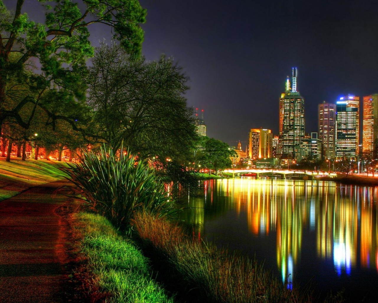 Вечер в городском парке