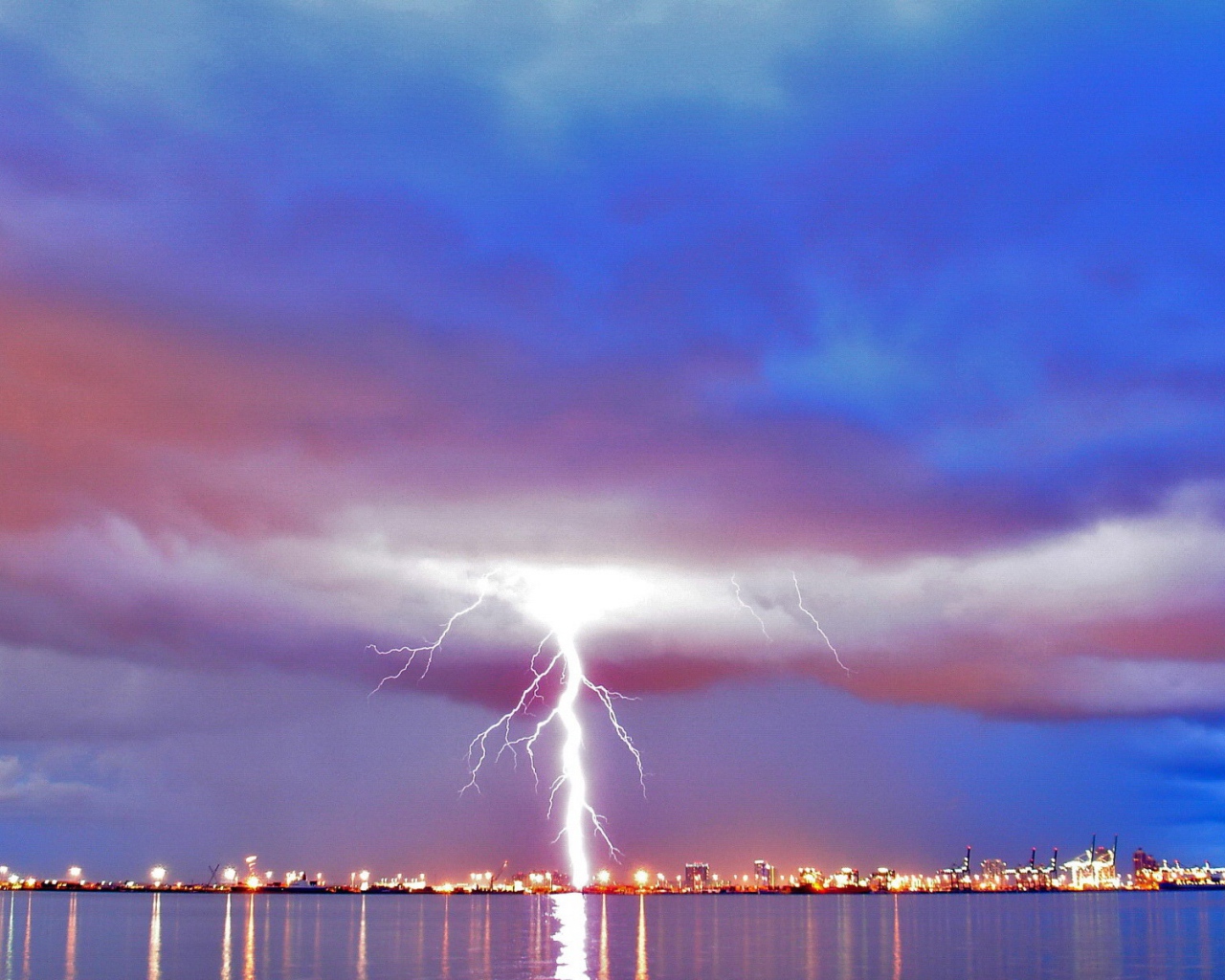 Удар молнии