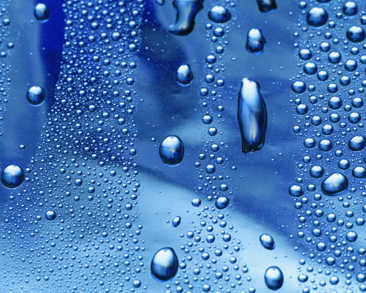 А за окном дождь