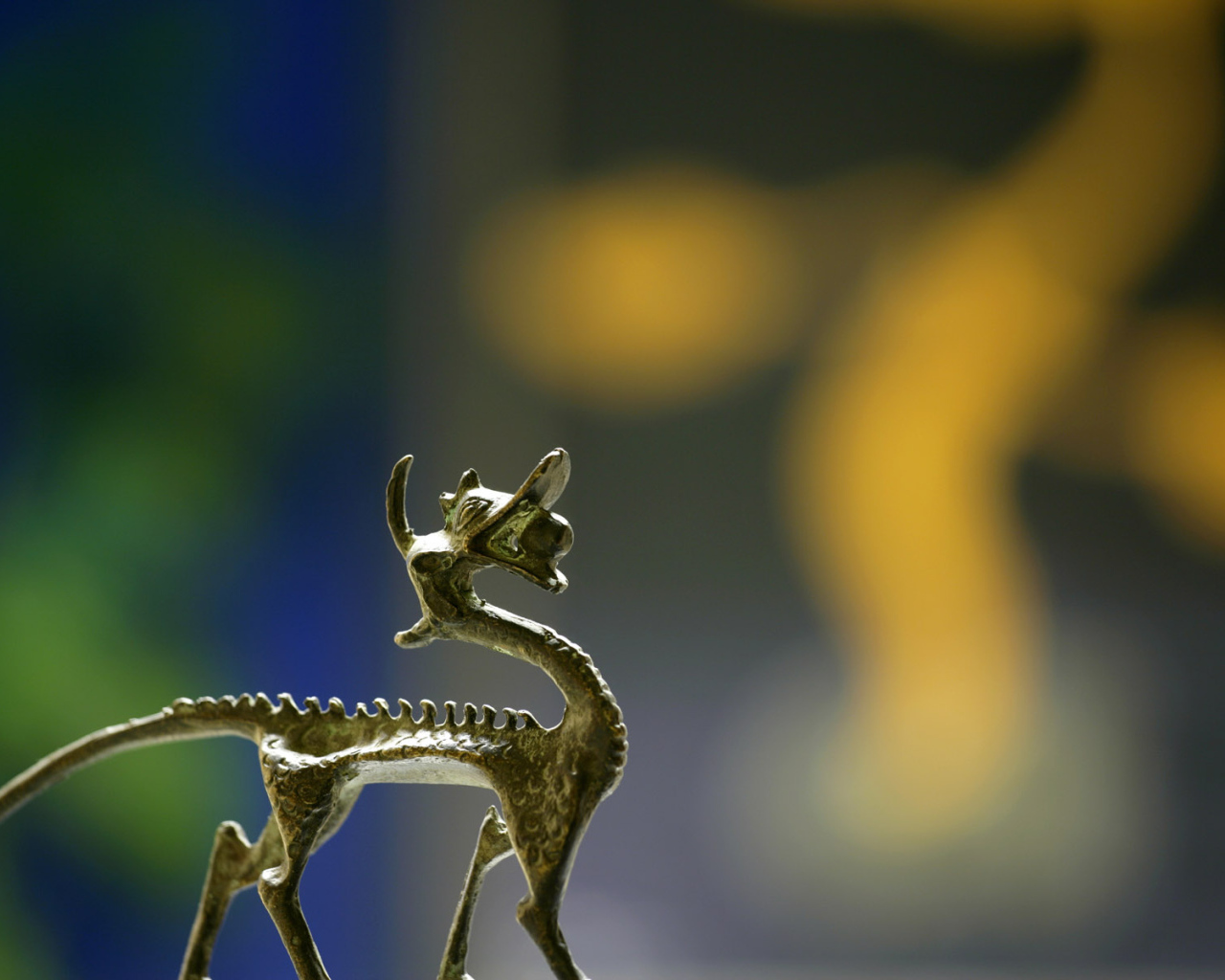 Китайская фигурка