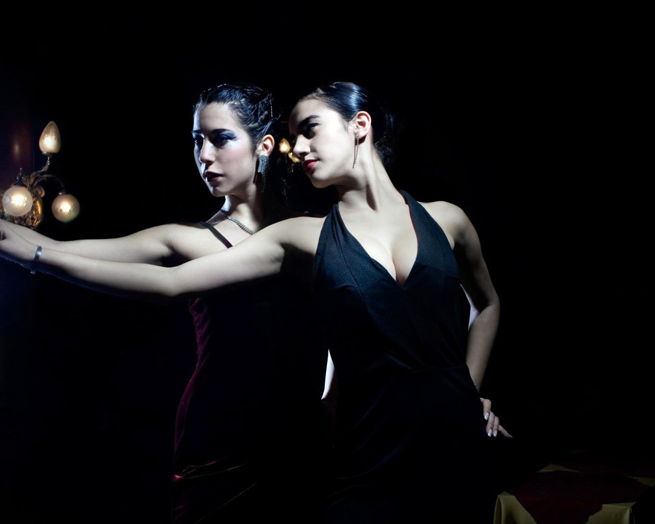 Светские львицы