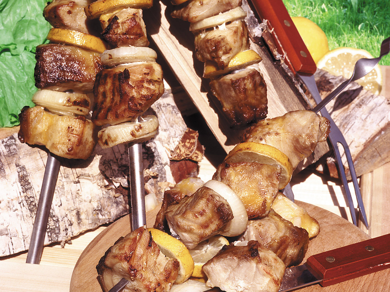 Шашлык с лимоном и луком