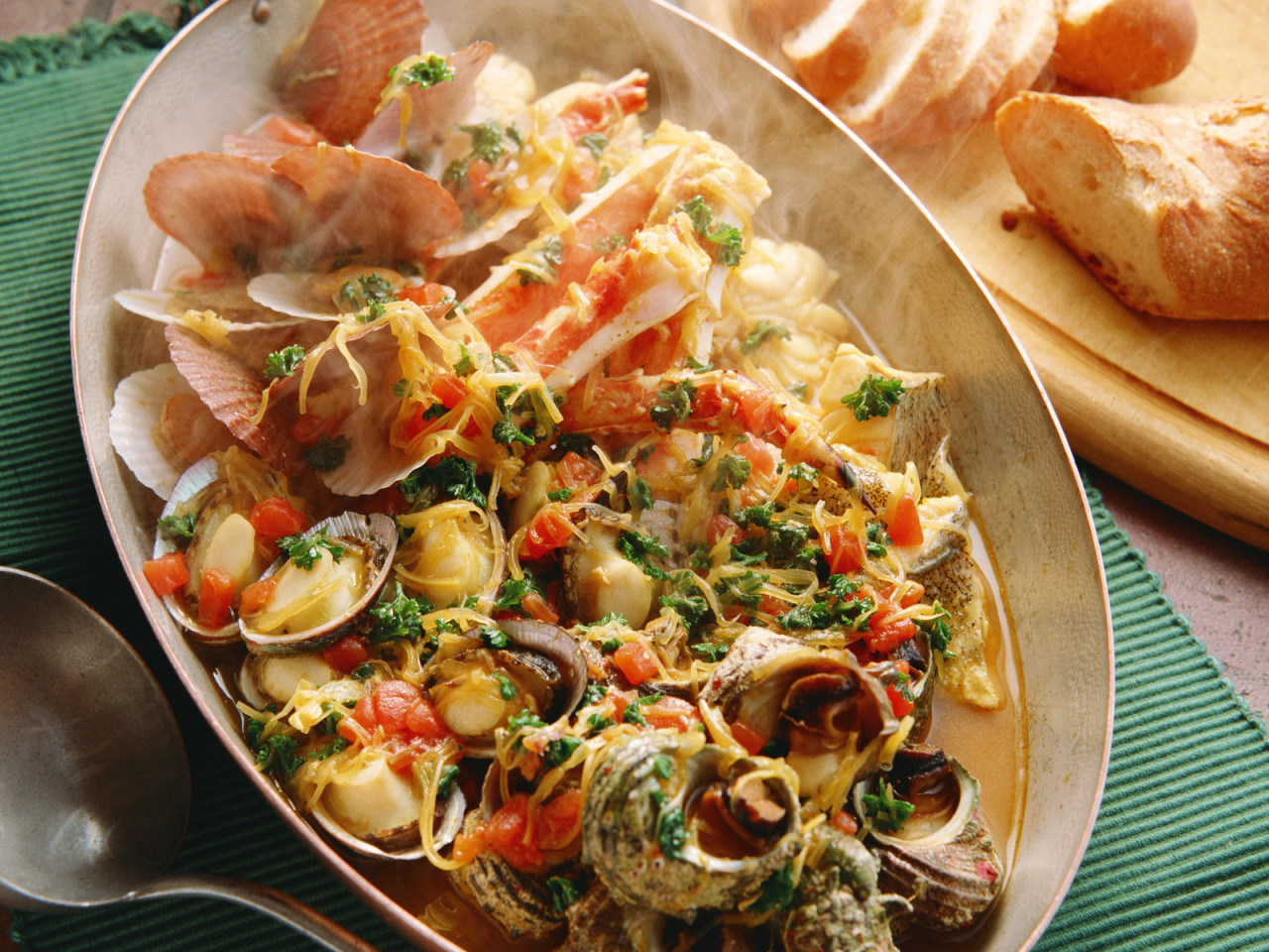 Мясное блюдо с морепродуктами